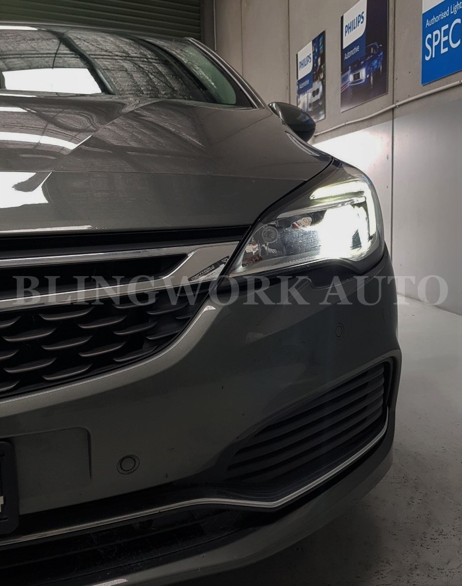 Holden astra deals headlight